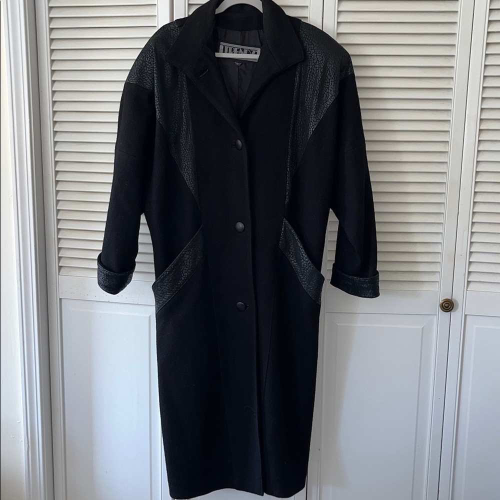Vintage 💯% wool leather 3 button trench coat made in Argentina